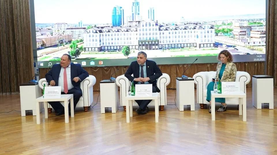 Ректор Финансового университета при Правительстве РФ провел открытую лекцию для чеченских студентов