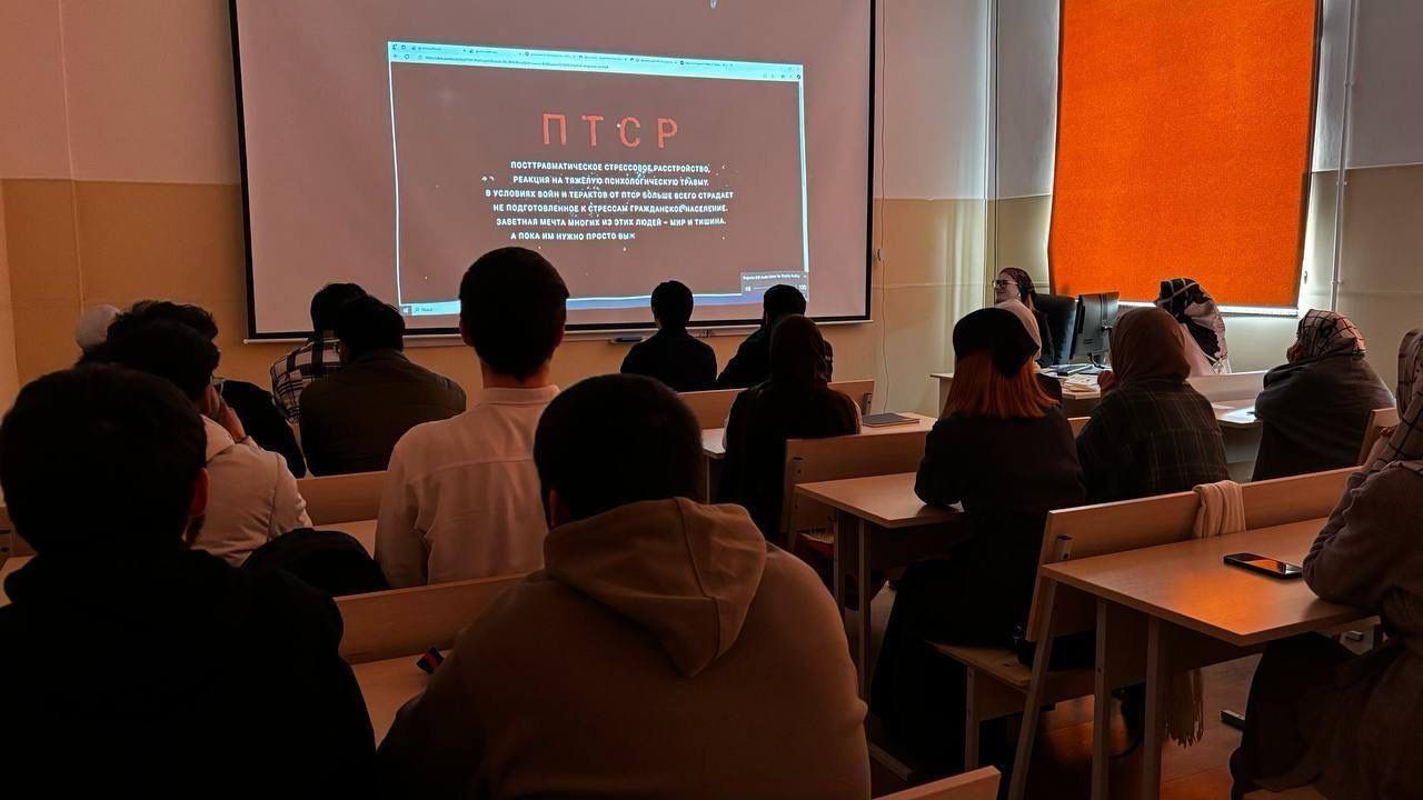 Иностранные студенты знакомятся с историей России