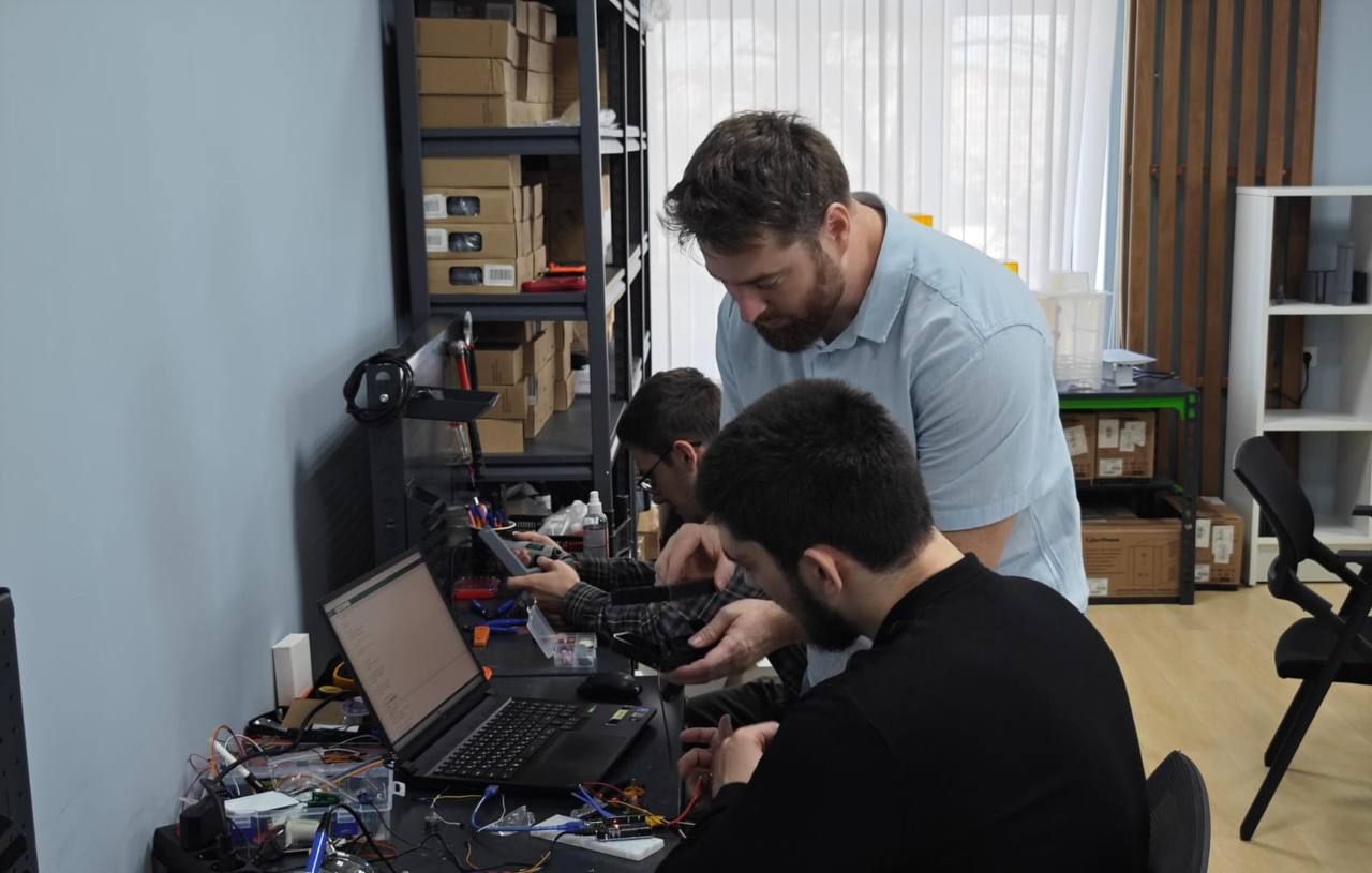 Разработка устройства для ухода за комнатными растениями