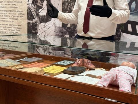 Студенты 2 курса Исторического факультета посетили Национальную библиотеку, где в эти дни проходит выставка, посвященная истории Священного Писания, а также Дню славянской письменности и культуры